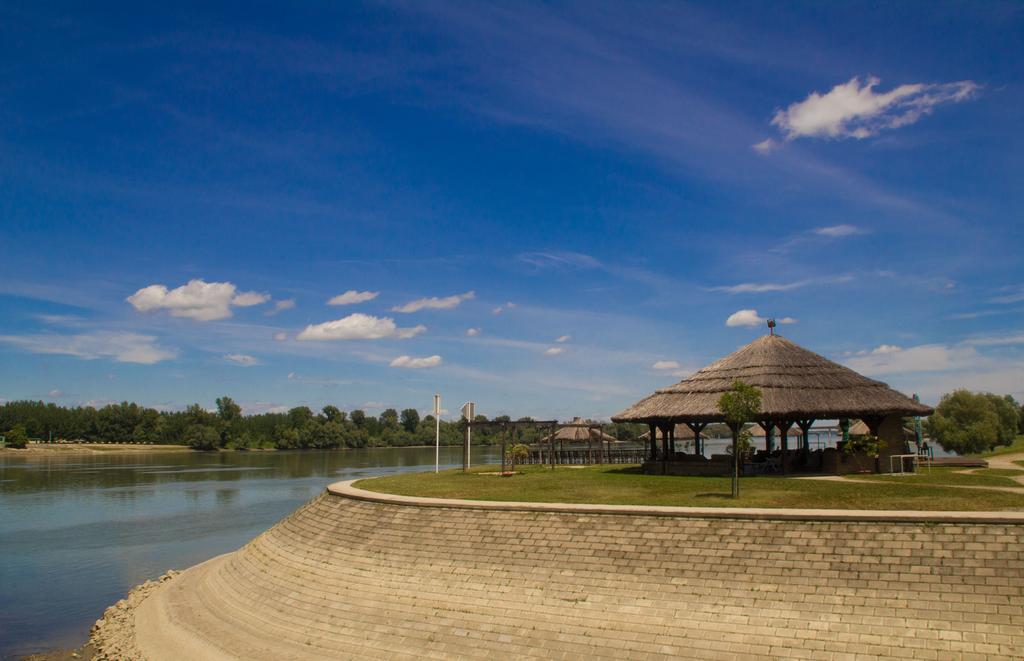 Hotel Dunav อิลก ภายนอก รูปภาพ